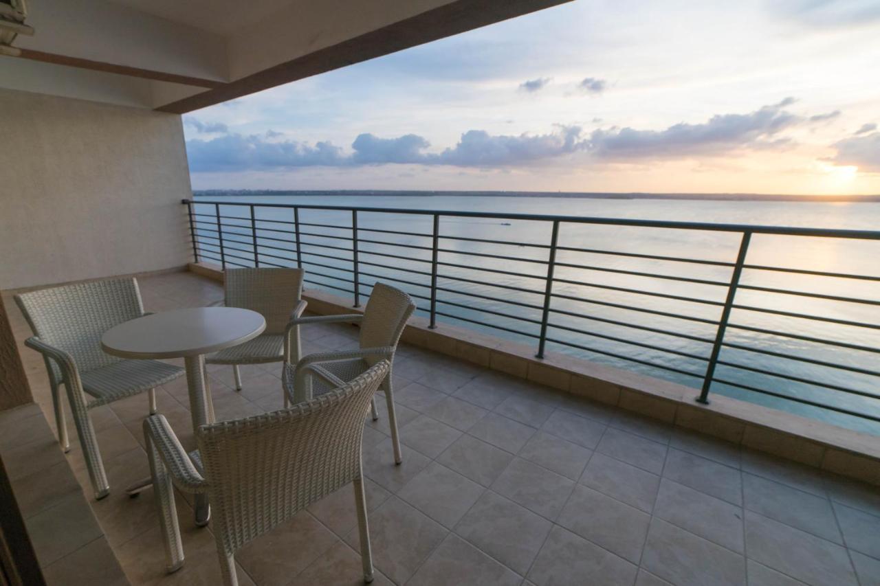 Lake Boutique Apartments & Rooms Mamaia Ngoại thất bức ảnh