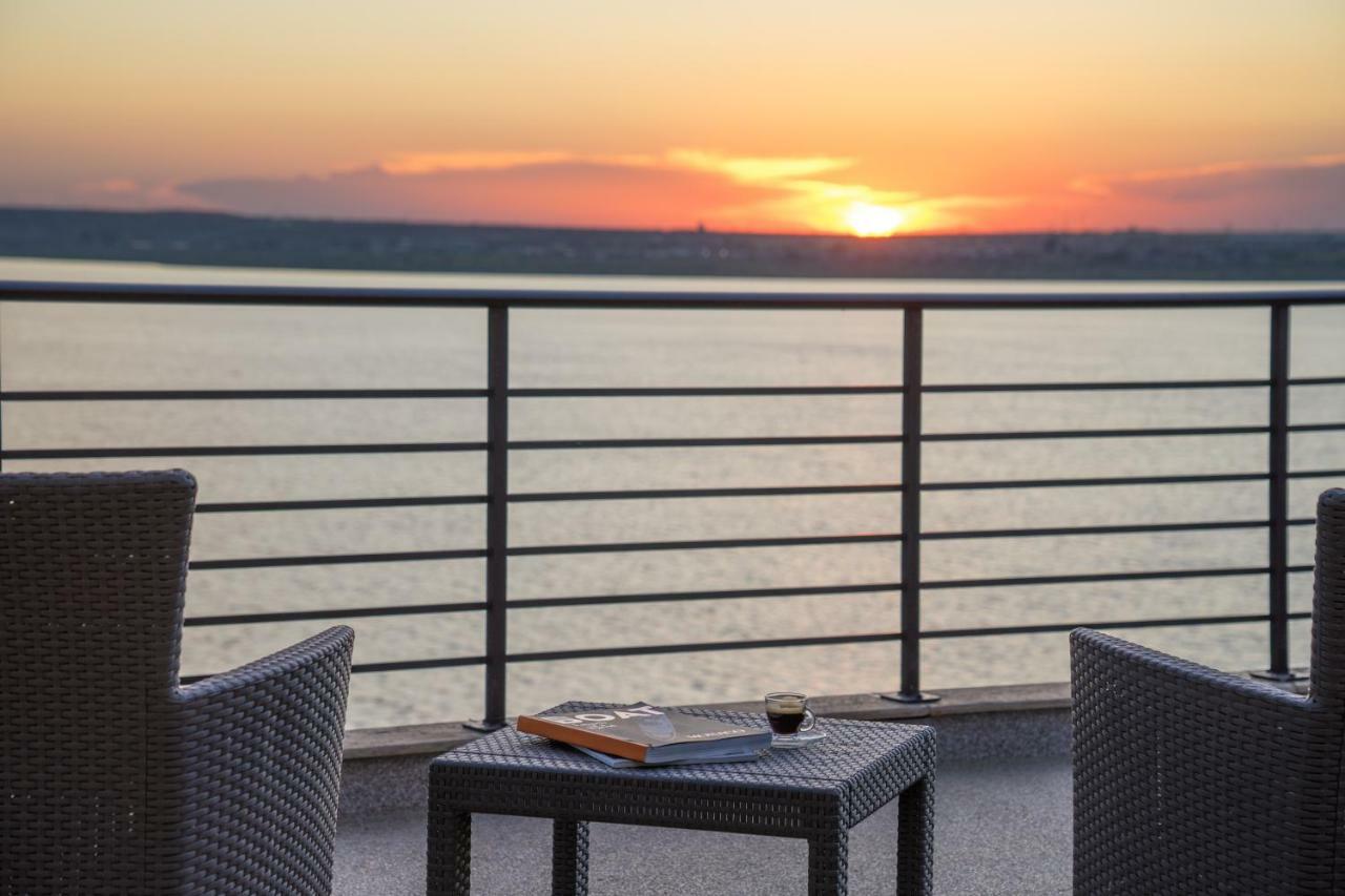 Lake Boutique Apartments & Rooms Mamaia Ngoại thất bức ảnh